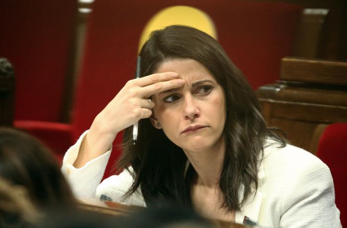 Una diputada de Ciudadanos se queja de las citas médicas en Madrid y las respuestas eran de esperar