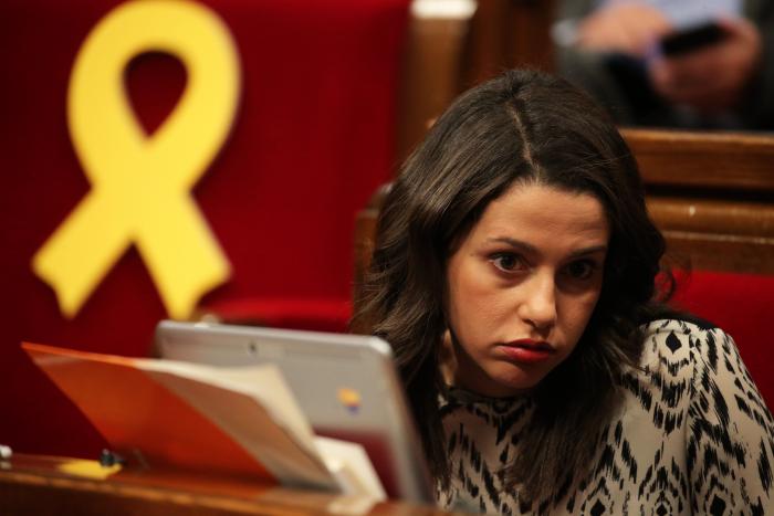 Una diputada de Ciudadanos se queja de las citas médicas en Madrid y las respuestas eran de esperar