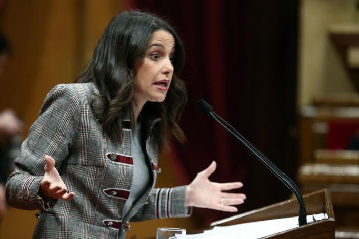 Una diputada de Ciudadanos se queja de las citas médicas en Madrid y las respuestas eran de esperar