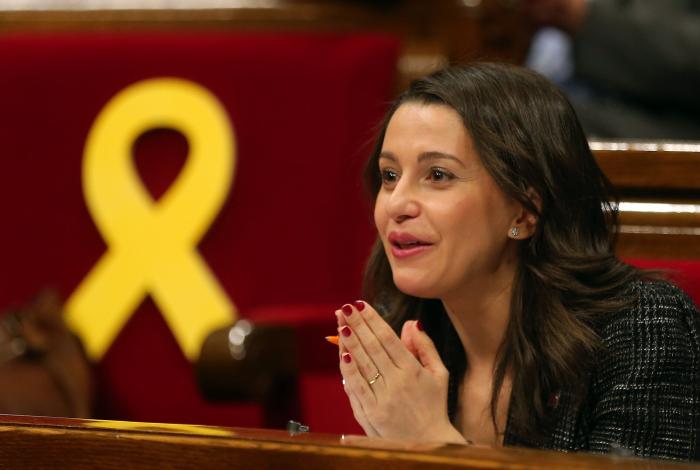 Una diputada de Ciudadanos se queja de las citas médicas en Madrid y las respuestas eran de esperar