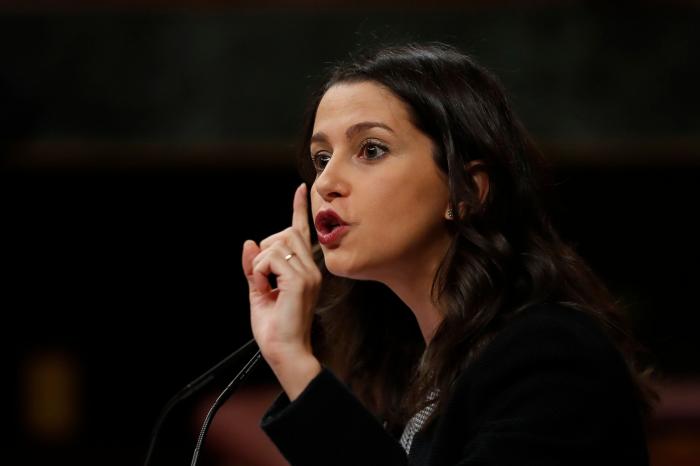 Una diputada de Ciudadanos se queja de las citas médicas en Madrid y las respuestas eran de esperar