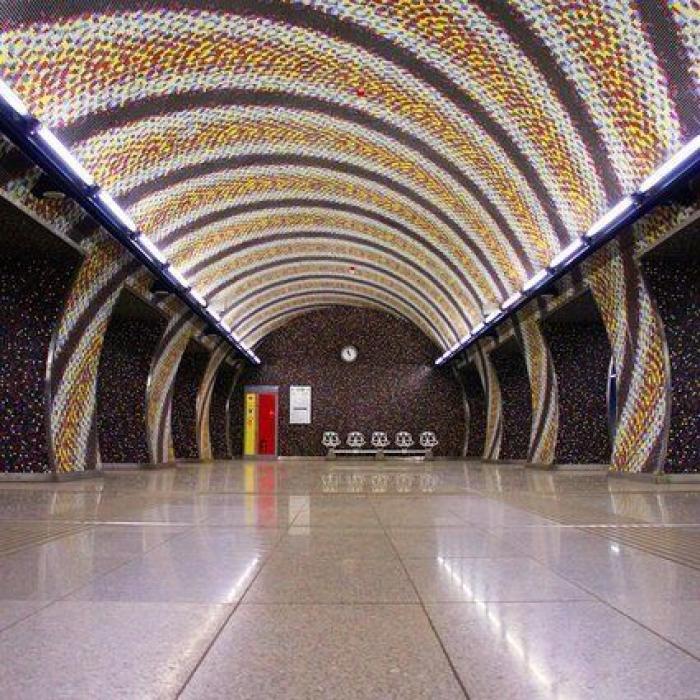 Un día en... el metro: así habla la gente en la calle del sobre el 10-N