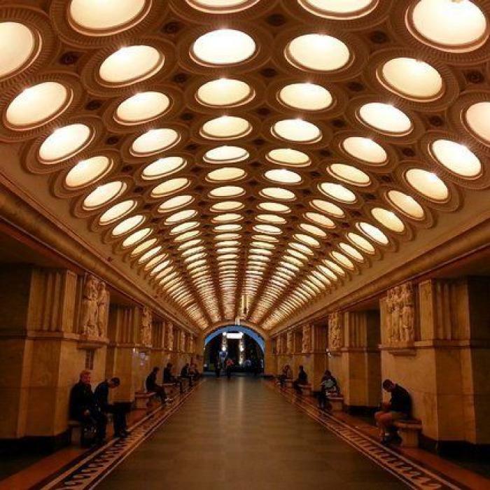 Un día en... el metro: así habla la gente en la calle del sobre el 10-N