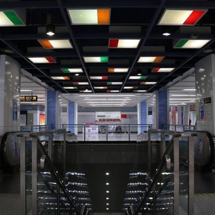 Un día en... el metro: así habla la gente en la calle del sobre el 10-N