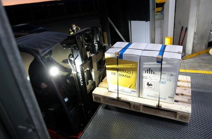 Diputados de Vox se niegan a enseñar el pasaporte covid en Fitur