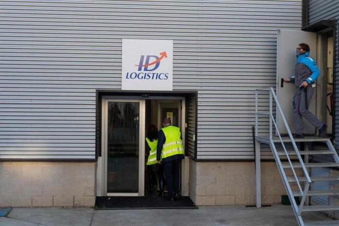 Diputados de Vox se niegan a enseñar el pasaporte covid en Fitur