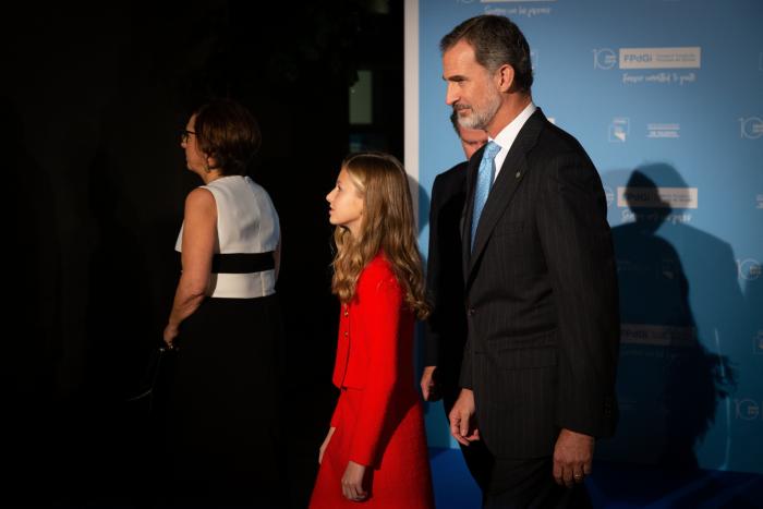 La explicación a lo que se ve en esta foto de la reina Letizia y un premiado de los princesa de Girona