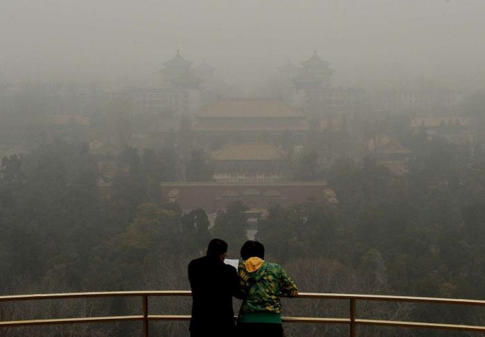 "Comer zanahorias": el indignante consejo del ministro de Salud indio ante la "inabarcable" polución