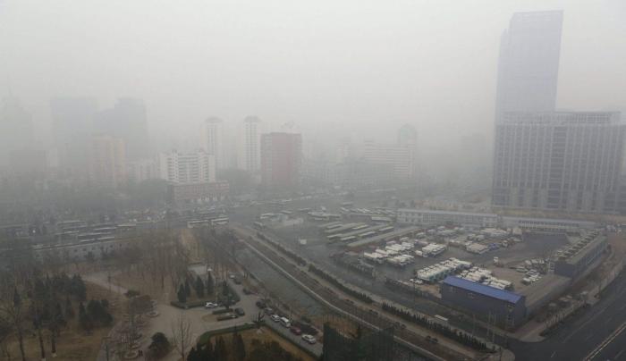 "Comer zanahorias": el indignante consejo del ministro de Salud indio ante la "inabarcable" polución