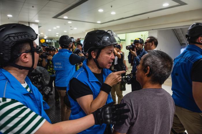 El máximo activista de Hong Kong deja el país tras los "arrestos masivos" por la Ley de Seguridad