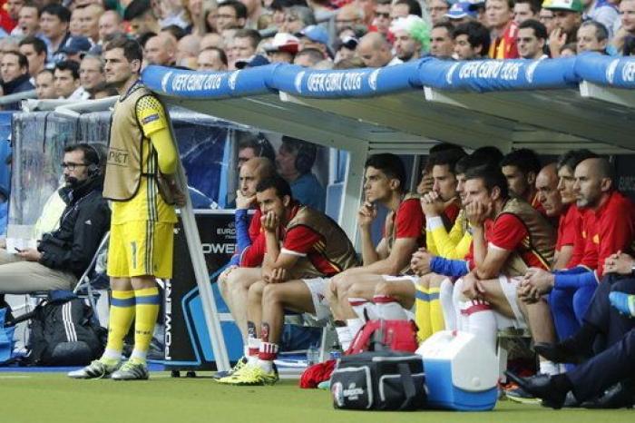 La irónica respuesta de Casillas a un tuitero "decepcionado" por no verle en 'La Voz' tras su 'cantadas'