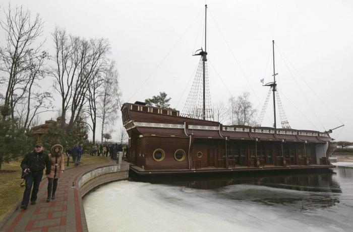 "Yo, Viktor Yanukovich, me sigo considerando jefe legítimo del Estado ucraniano"