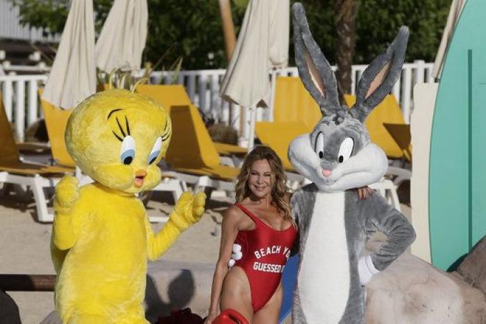 El verano ya está aquí gracias a Ana Obregón y su posado veraniego en bañador