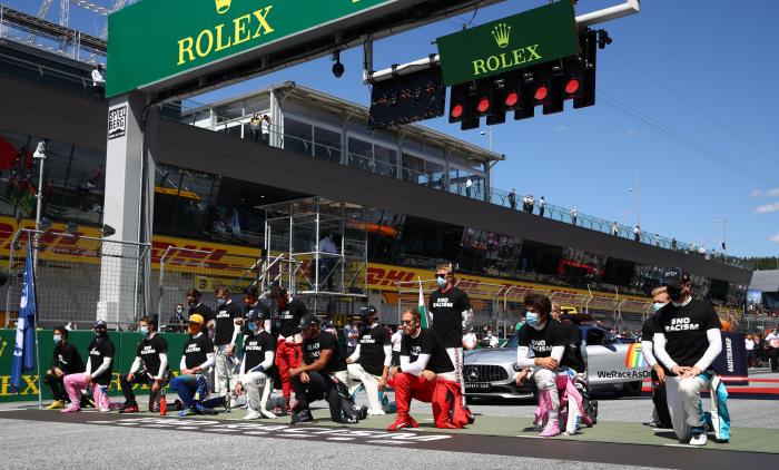 Carlos Sainz, entre los pilotos que no se han arrodillado por el 'Black Lives Matter'