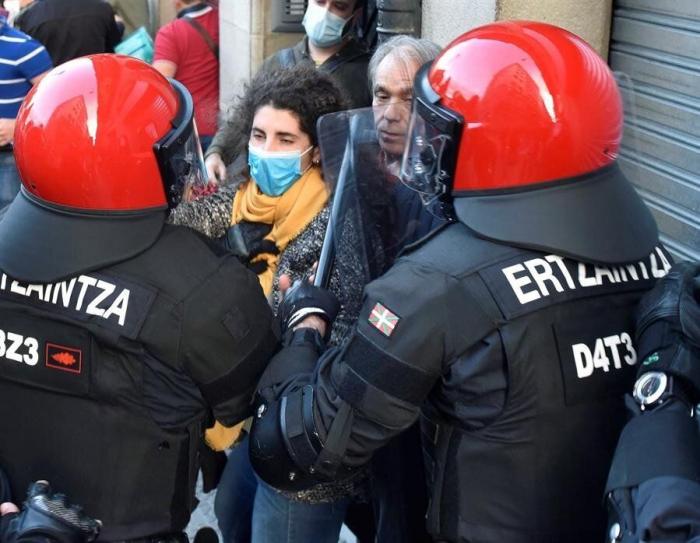 La Ertzaintza prohíbe una manifestación contra el mitin de Vox en Irún