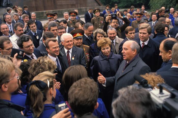 La vida y obra de Gorbachov, en imágenes