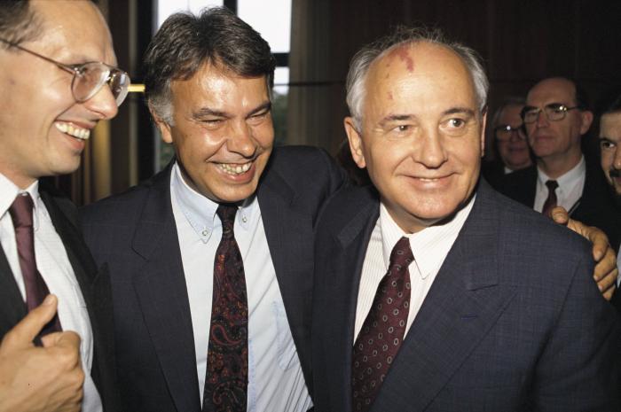 La vida y obra de Gorbachov, en imágenes