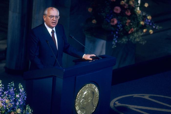 La vida y obra de Gorbachov, en imágenes