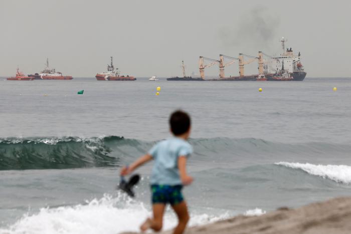 Gibraltar, la gasolinera 'low cost' del sur de Europa que pone en riesgo ecosistemas protegidos