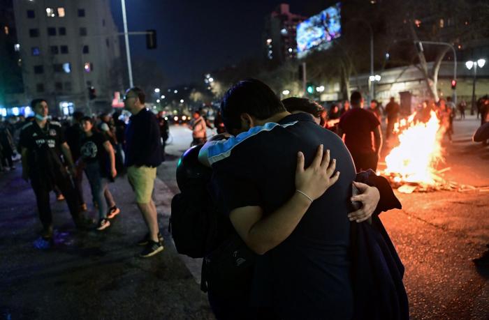 Boric desliza un posible cambio de gabinete, mientras las calles de Chile festejan el "rechazo"