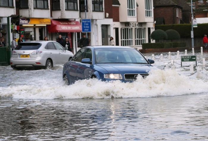 17 fotos impresionantes del desbordamiento del río Támesis