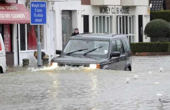 17 fotos impresionantes del desbordamiento del río Támesis
