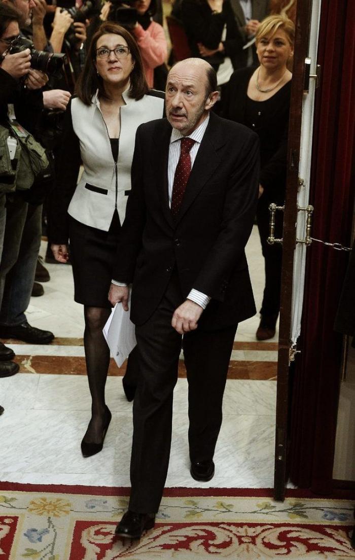 'Cara a cara' de Rajoy y Rubalcaba: De la "alegría de la huerta" a la "desigualdad" del pasado