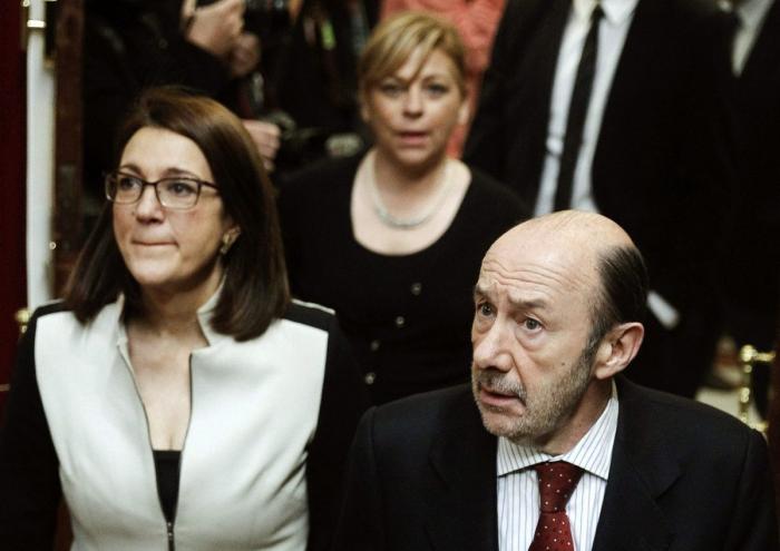 'Cara a cara' de Rajoy y Rubalcaba: De la "alegría de la huerta" a la "desigualdad" del pasado