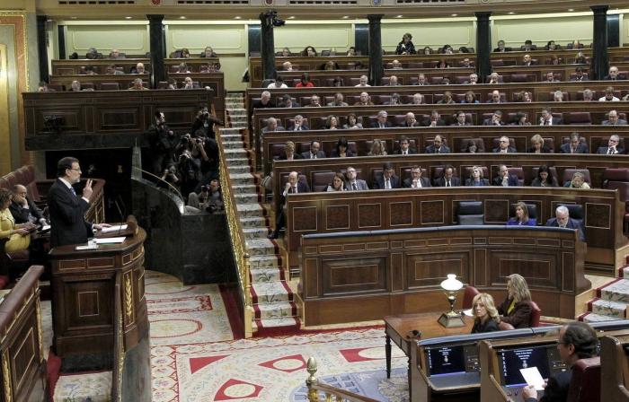 'Cara a cara' de Rajoy y Rubalcaba: De la "alegría de la huerta" a la "desigualdad" del pasado