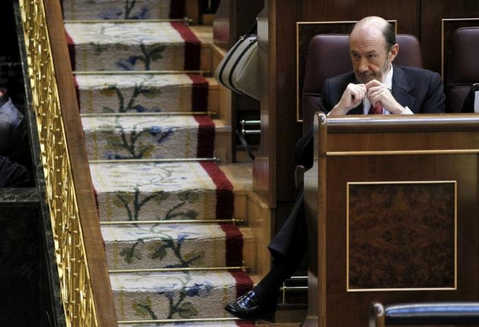 'Cara a cara' de Rajoy y Rubalcaba: De la "alegría de la huerta" a la "desigualdad" del pasado