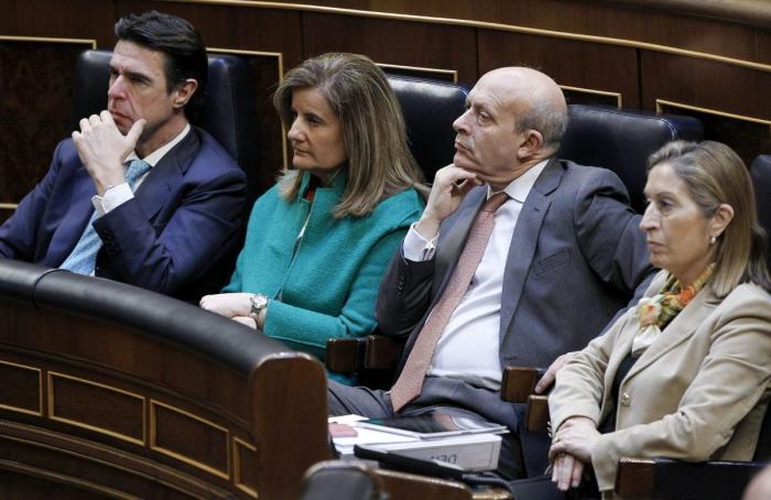 'Cara a cara' de Rajoy y Rubalcaba: De la "alegría de la huerta" a la "desigualdad" del pasado