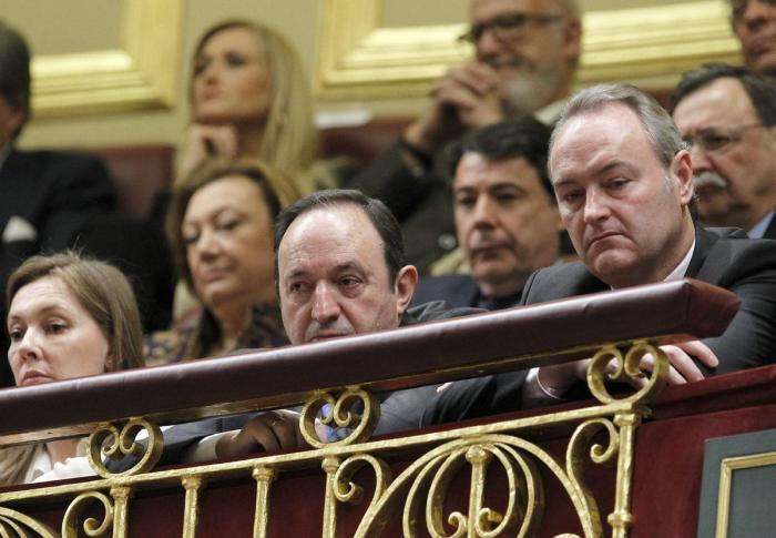 'Cara a cara' de Rajoy y Rubalcaba: De la "alegría de la huerta" a la "desigualdad" del pasado
