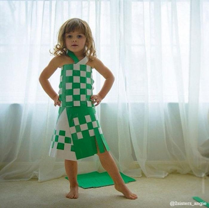 Los preciosos vestidos de papel que esta niña de 4 años crea con su madre (FOTOS)
