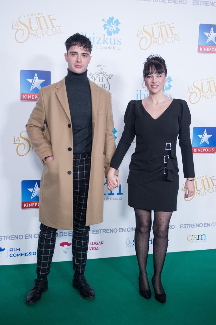 Manel Fuentes y otros famosos que ya tienen hijos mayores de edad