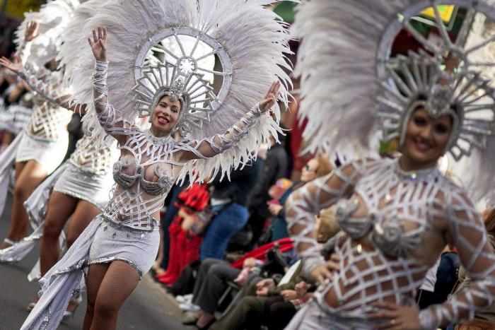 Viaja a los carnavales más famosos del mundo en 21 imágenes (FOTOS)