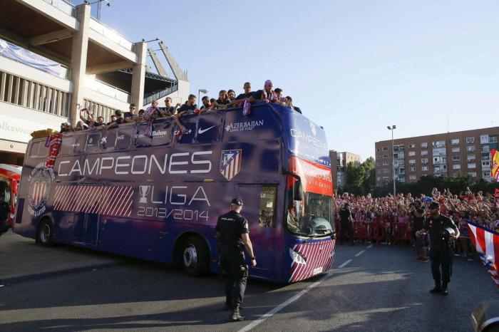 Una multitud celebra en Madrid la Liga conquistada por el Atlético (FOTOS)