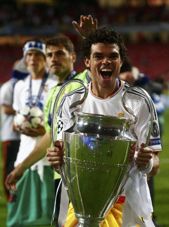 La Cibeles vibra con la 'Décima' del Madrid (FOTOS)