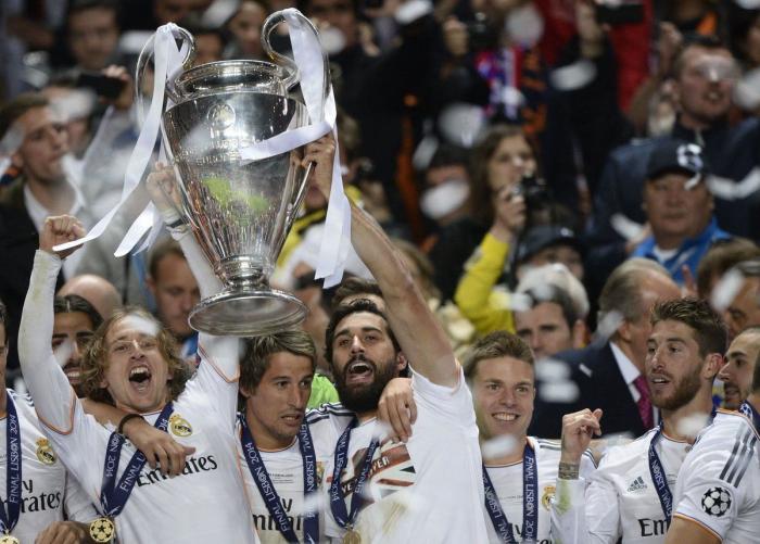 La Cibeles vibra con la 'Décima' del Madrid (FOTOS)