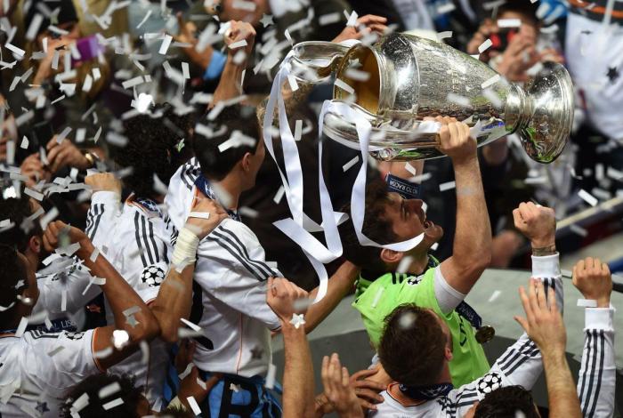 La Cibeles vibra con la 'Décima' del Madrid (FOTOS)