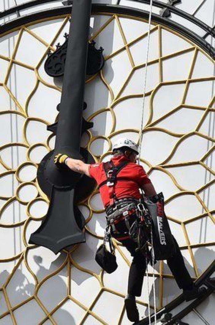 Así se limpia el Big Ben (FOTOS, VÍDEO)