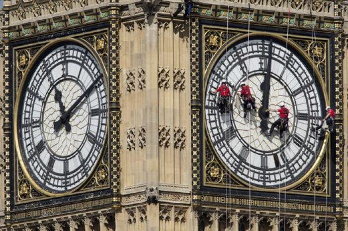 Así se limpia el Big Ben (FOTOS, VÍDEO)