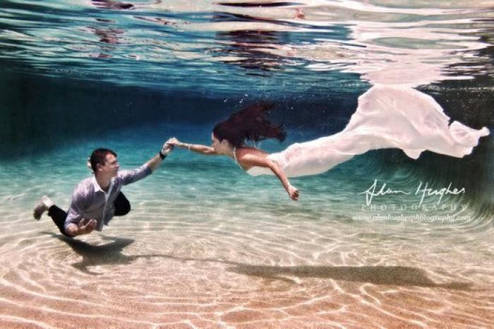Fotos originales de boda: recién casados, en situaciones de peligro (FOTOS)