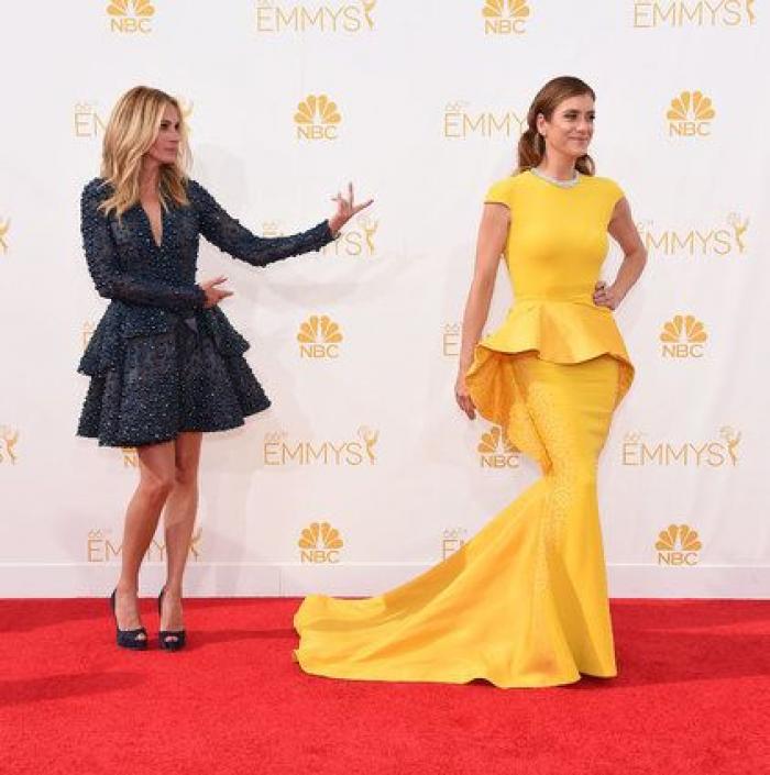 Emmy 2014: el beso de Bryan Cranston a Julia Louis-Dreyfus (GIFS)