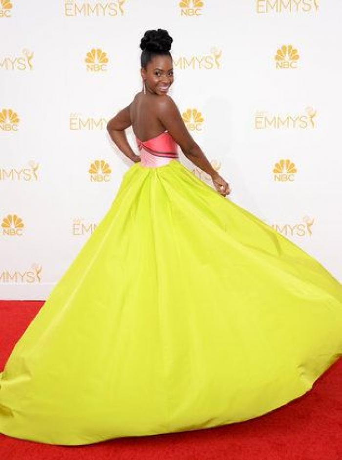 Emmy 2014: el beso de Bryan Cranston a Julia Louis-Dreyfus (GIFS)