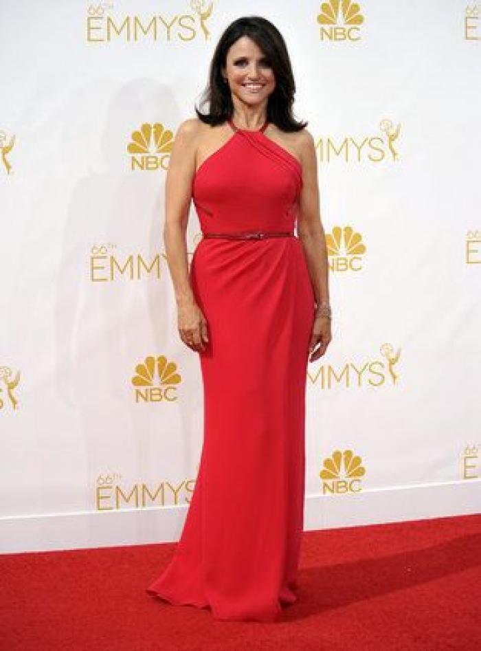 Emmy 2014: el beso de Bryan Cranston a Julia Louis-Dreyfus (GIFS)