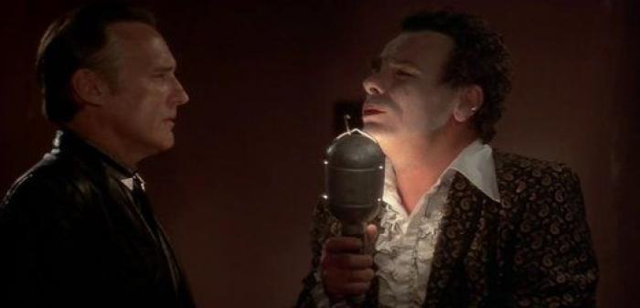 Michael Keaton transmuta de Batman a 'Birdman' en el Festival de Venecia (VÍDEO)