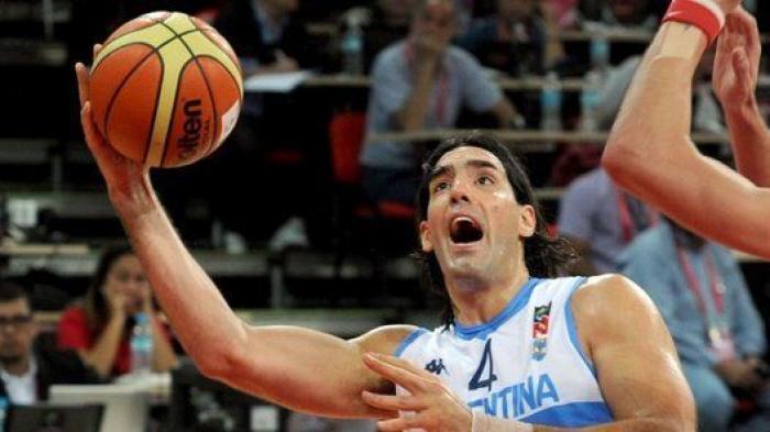 La visita del rey Juan Carlos al vestuario de la selección de baloncesto (FOTOS)