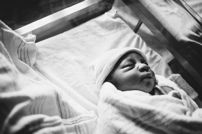 'Blended' ('Mezclados'): las fotos más emocionantes de un bebé adoptado y su familia