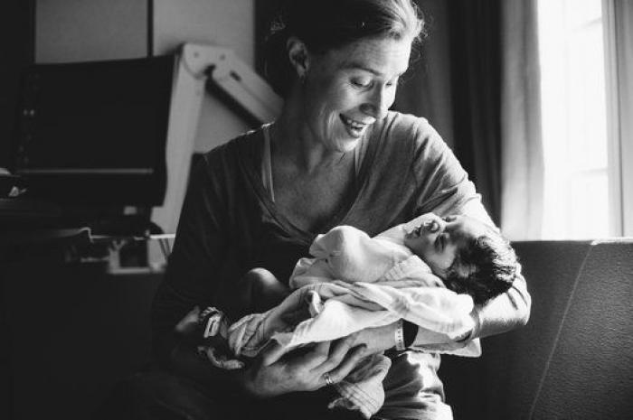 'Blended' ('Mezclados'): las fotos más emocionantes de un bebé adoptado y su familia