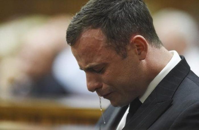 La cara de Pistorius al escuchar el fallo de la jueza (FOTOS)